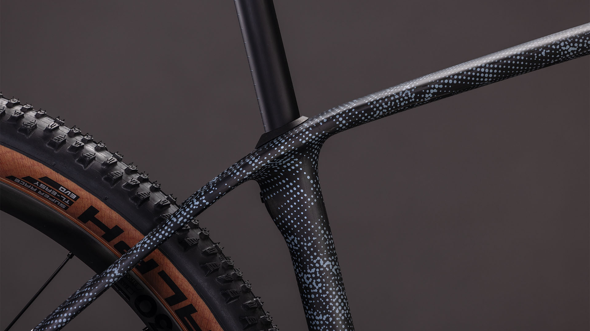 145800_D_04 Cube Phenix C:68X SLT matrixblack´n´white – Bild 3