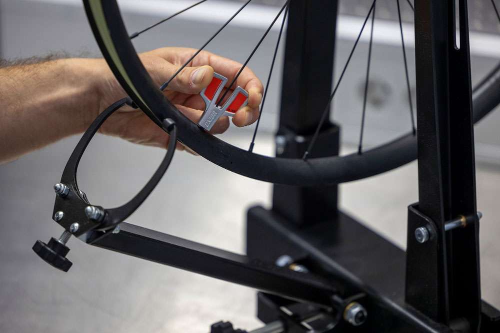 Unior-Tools-Profi-Zentrierstander-1689_a_800x800@2x Unior Tools Profi Zentrierständer 1689 – Bild 2