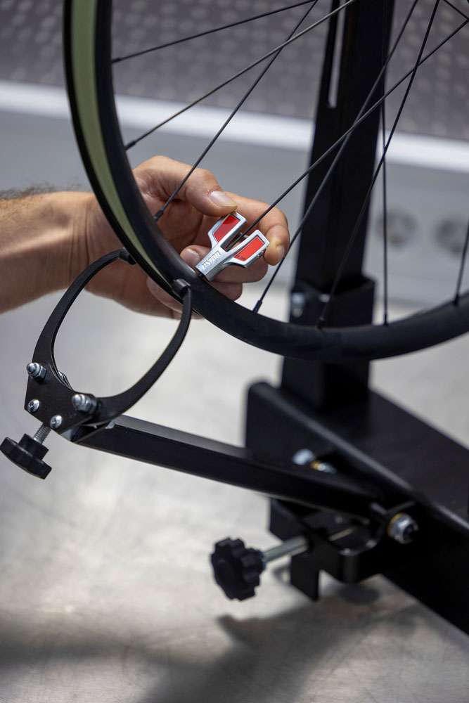 Unior-Tools-Profi-Zentrierstander-1689_b_800x800@2x Unior Tools Profi Zentrierständer 1689 – Bild 3