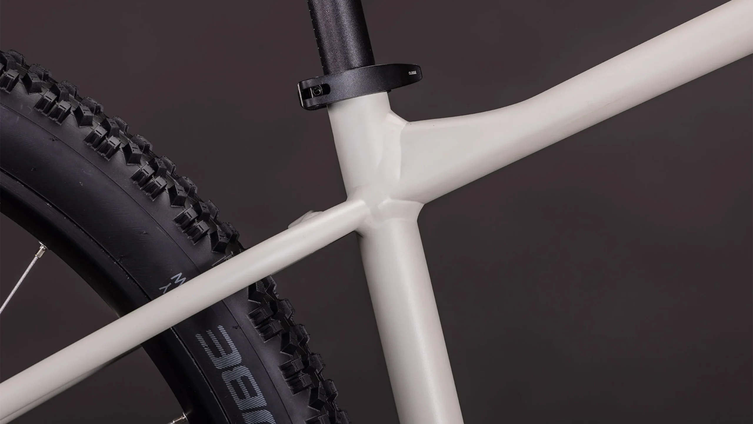 3da2e83e200fef805f87e98f1aadb59a30b5a0fa_cca2bc5963852e93 Cube Pro (2026) | greige´n´titan – Bild 2