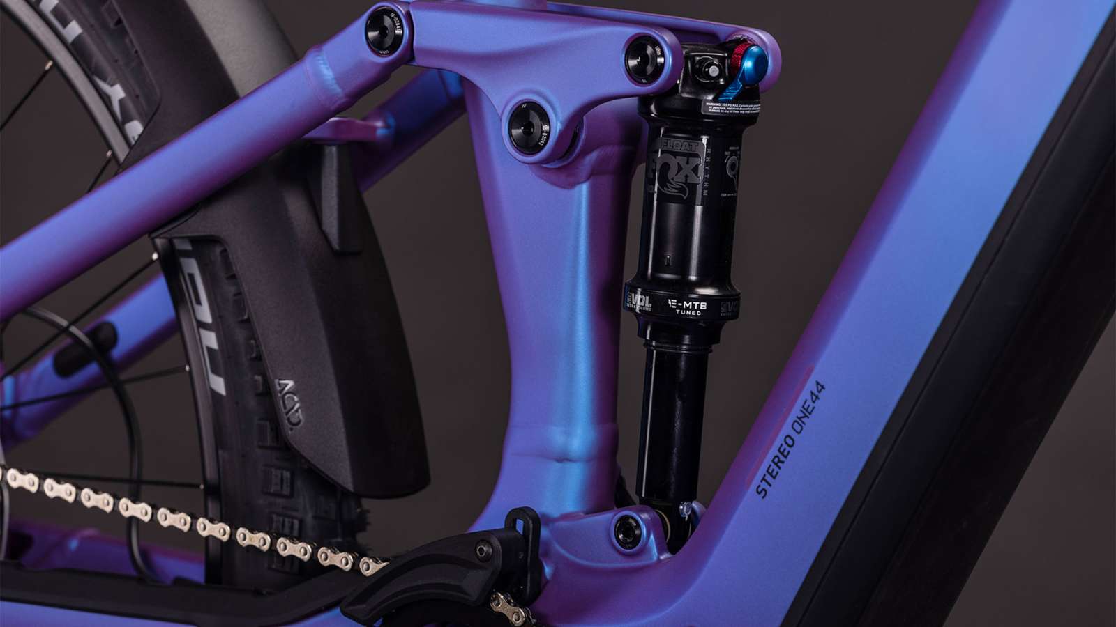 Cube-102320-20161582-Stereo-Hybrid-ONE44-EXC-800-blueiris-n-black-4_800x800@2x Cube Stereo Hybrid ONE44 EXC 800 blueiris´n´black – Bild 4