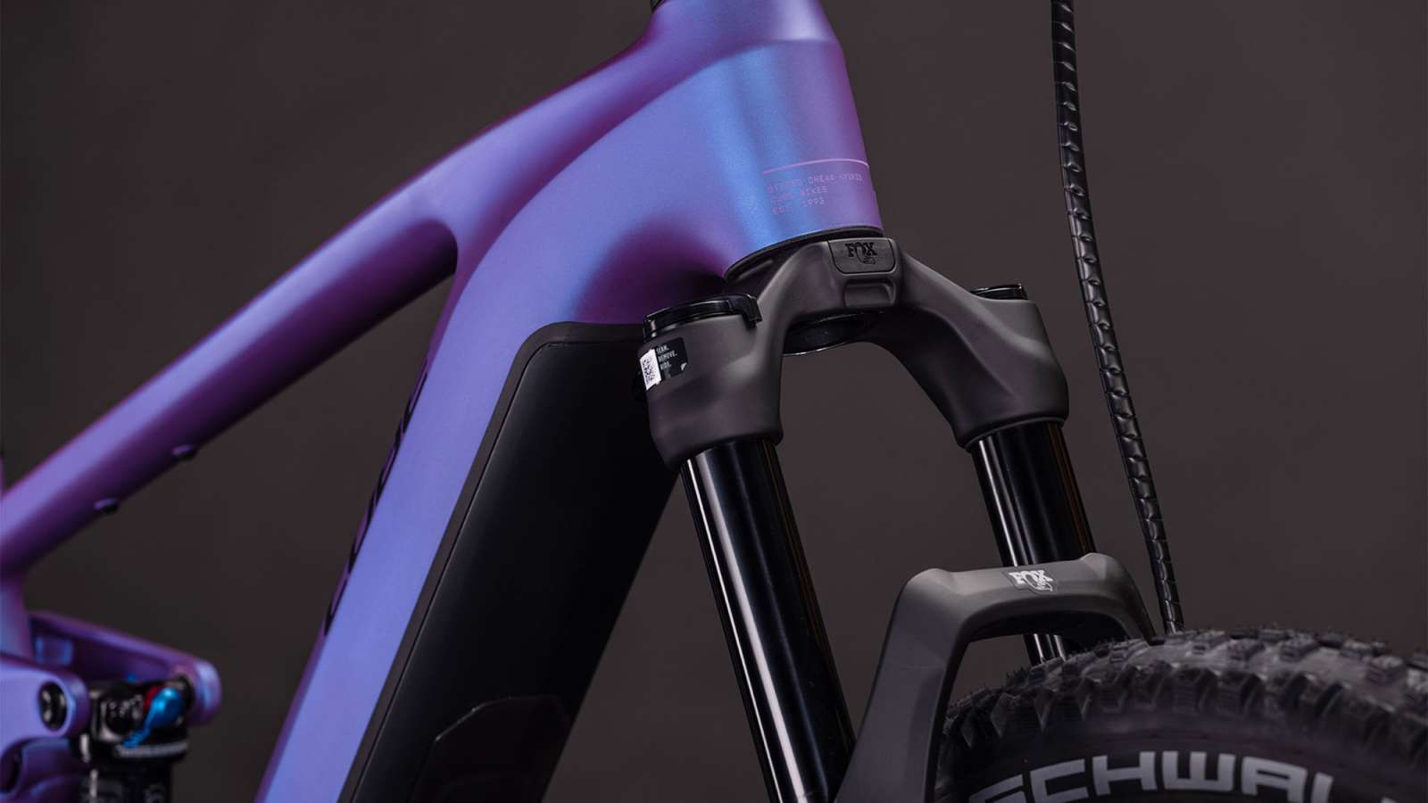 Cube-102320-20161582-Stereo-Hybrid-ONE44-EXC-800-blueiris-n-black-6_800x800@2x Cube Stereo Hybrid ONE44 EXC 800 blueiris´n´black – Bild 6