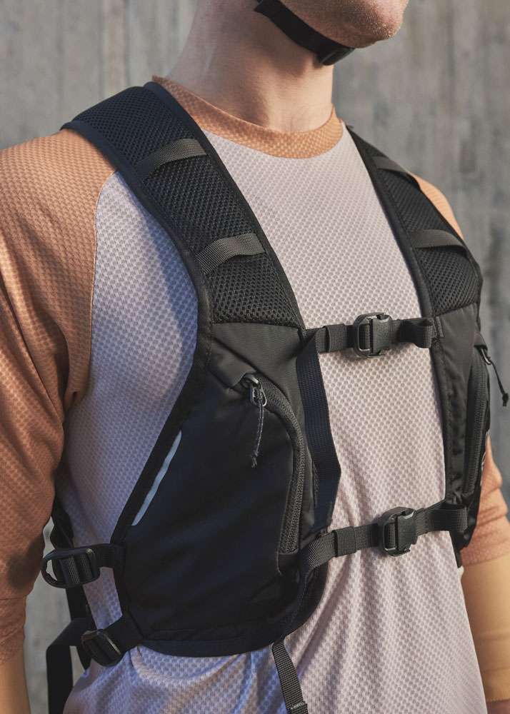 POC_Column_VPD_Backpack_Vest_Protektor_Rucksack_25121-1002_4_800x800@2x POC Column VPD Backpack Vest - Protektor Rucksack – Bild 4