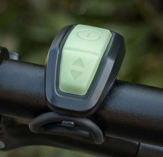 Sigma-Buster-2000-HL-LED-Helmleuchte-2_800x800@2x SIGMA Buster 2000 HL LED Helmleuchte – Bild 3