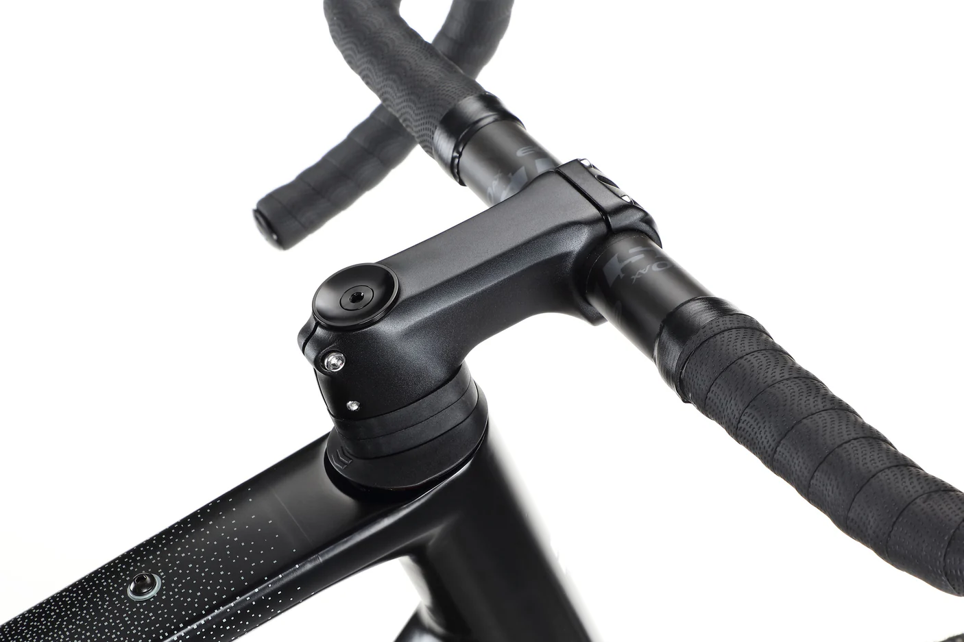 b402996a8097f19f374b569387e3d84613847db9_2024_Haro_Buzzard_Carbon_1_Black_Blue_Fade_Detail_9 Haro Bikes Buzzard Carbon 1 – Bild 7