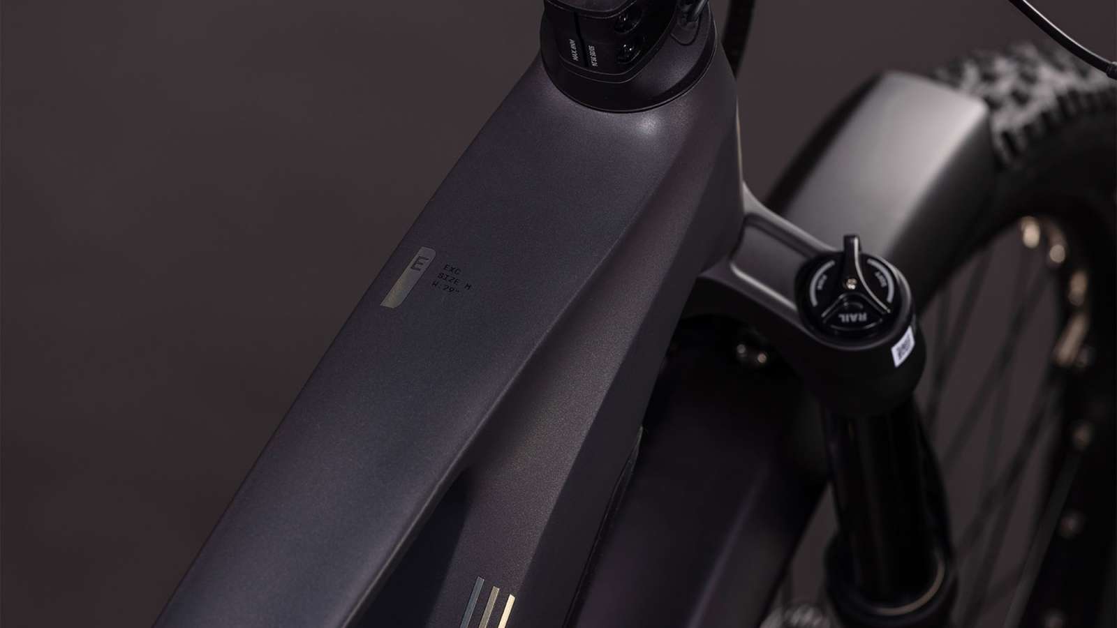 cube-102330-20161583-Stereo-Hybrid-ONE44-EXC-800-FE-irongrey-n-chrome-2_800x800@2x Cube Stereo Hybrid ONE44 EXC 800 FE irongrey´n´chrome – Bild 2